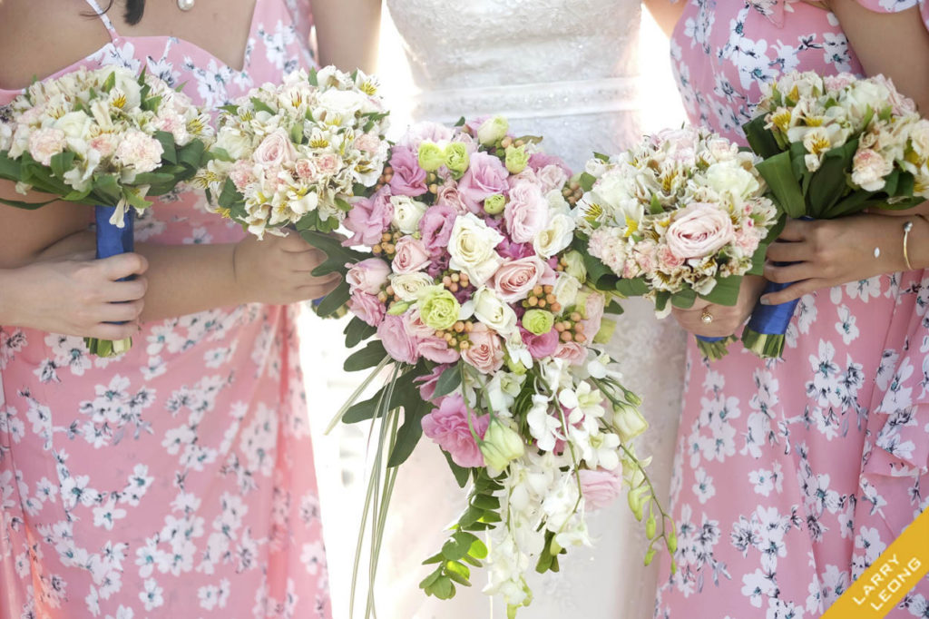 wedding flowers beach bride